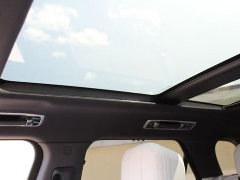 New 2025 Land Rover Range Rover Sport SE image 20