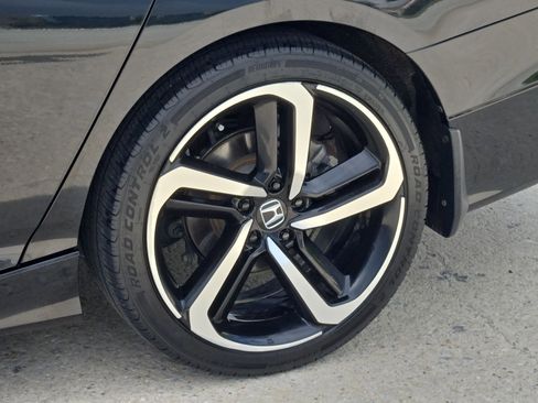Used 2019 Honda Accord Sport image 11