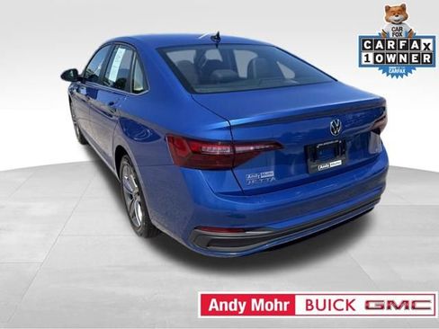 Used 2024 Volkswagen Jetta SE FWD image 9