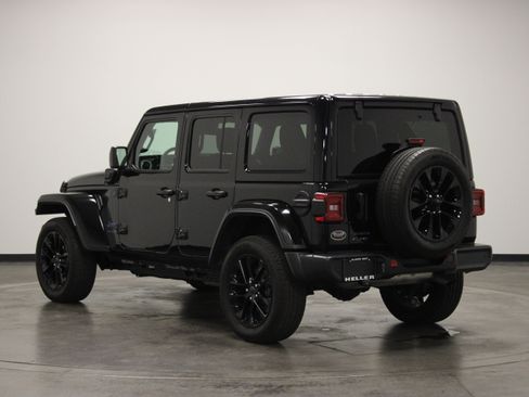 Used 2025 Jeep Wrangler Unlimited Sahara w/ Safety Group AWD/4WD image 6