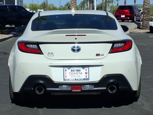 Certified 2025 Toyota GR86 Premium w/ ALL Weather Mat Package (TMS) RWD image 5