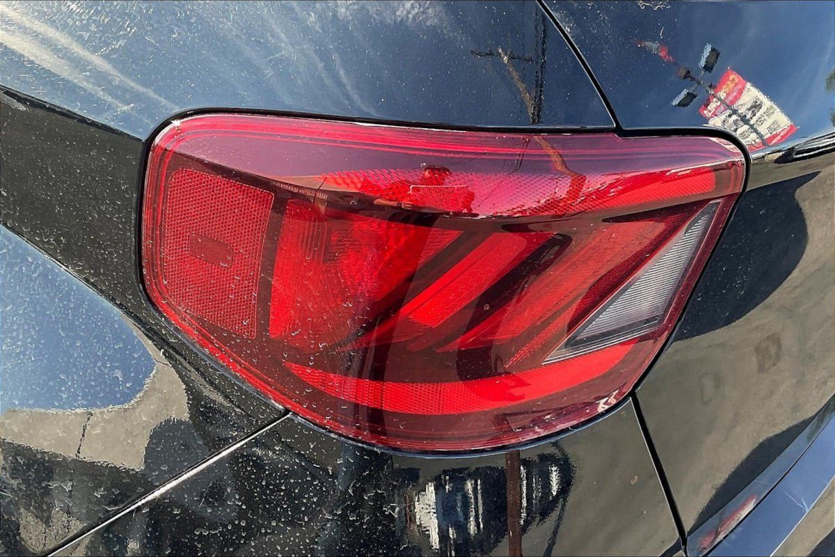 Used 2024 Hyundai Venue SE FWD image 30