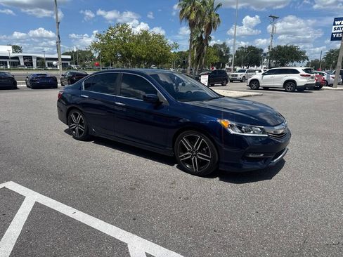 Used 2017 Honda Accord Sport image 3