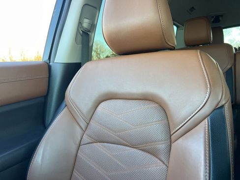 Used 2022 Nissan Pathfinder Platinum w/ Cargo Package image 22