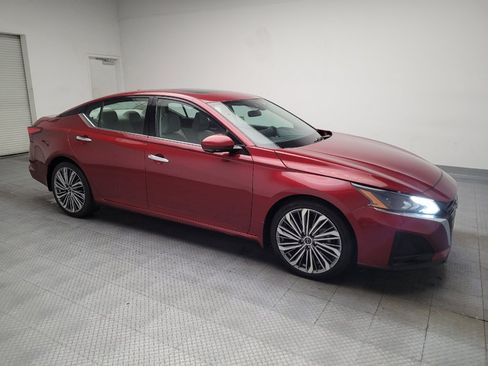 Used 2023 Nissan Altima 2.5 SL FWD image 11