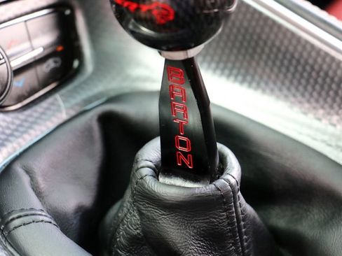 Used 2018 Dodge Challenger SRT Hellcat RWD image 18