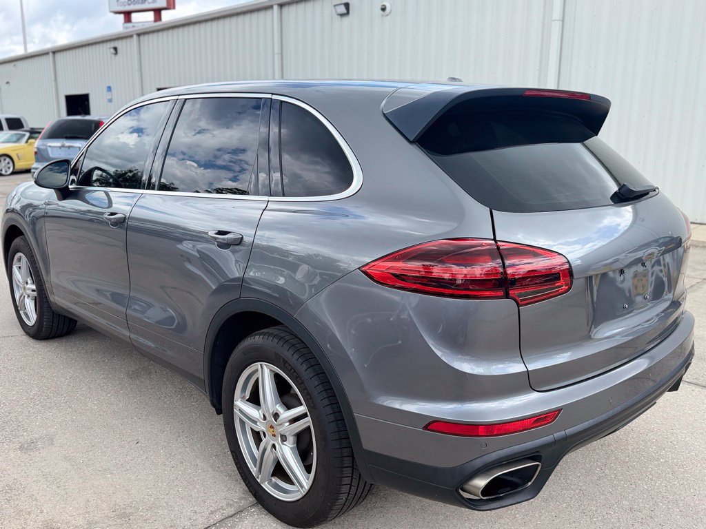 Used 2016 Porsche Cayenne AWD/4WD image 3