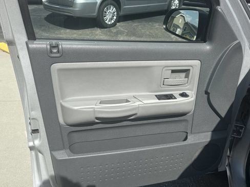 Used 2005 Dodge Dakota SLT image 15