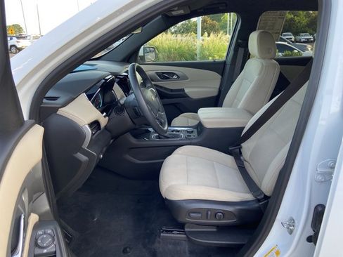 Used 2023 Chevrolet Traverse LT w/ LPO, Cargo Package AWD/4WD image 33