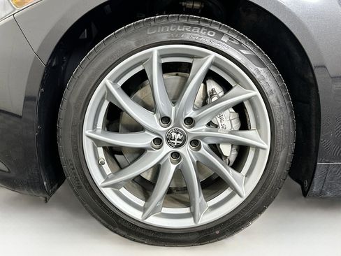 Used 2022 Alfa Romeo Giulia Ti image 11