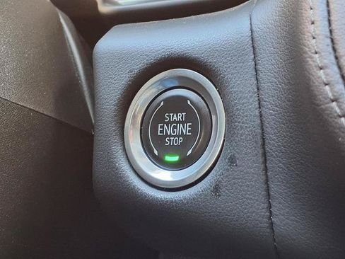 Used 2022 GMC Yukon SLE AWD/4WD image 9