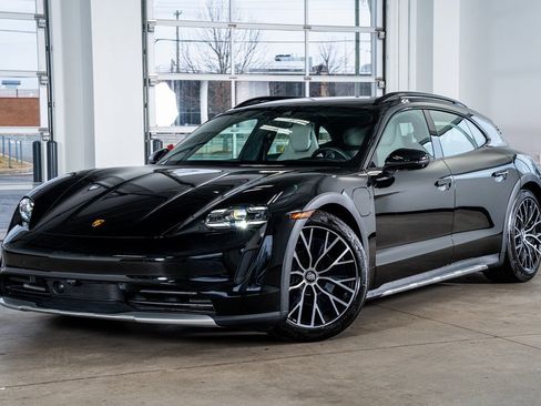 Used 2024 Porsche Taycan 4S w/ Premium Package image 2