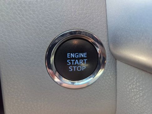 Used 2019 Toyota Highlander Limited image 35