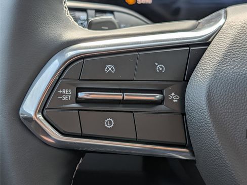 New 2026 Chevrolet Traverse LT w/ LPO, Floor Liner Package FWD image 26
