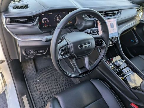 Certified 2023 Jeep Grand Cherokee Overland w/ Adv Protech Group III AWD/4WD image 10