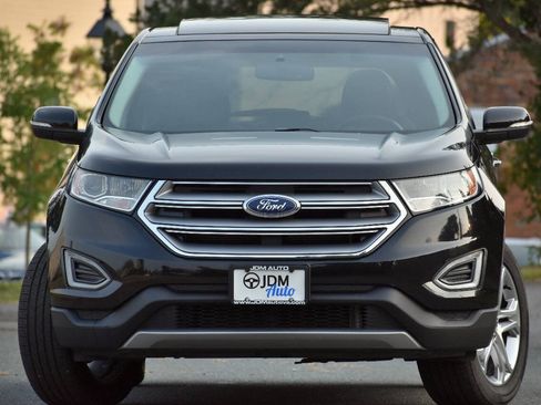 Used 2018 Ford Edge Titanium w/ Equipment Group 301A AWD/4WD image 3