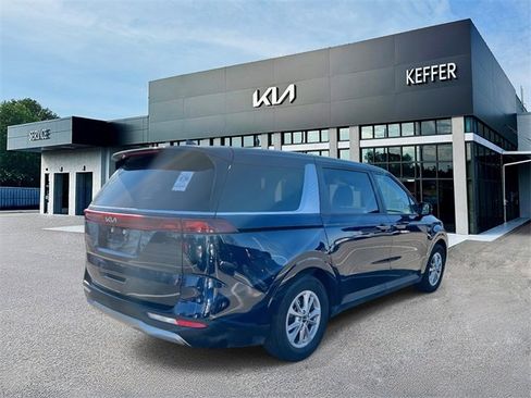Certified 2024 Kia Carnival LX image 8