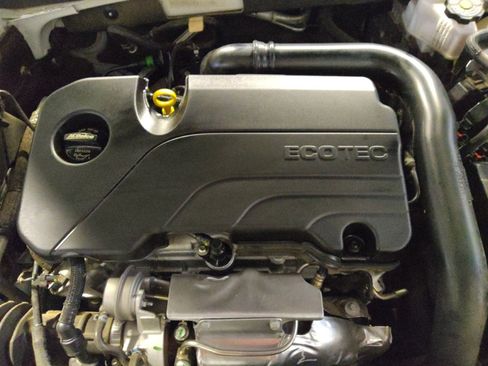Used 2025 Chevrolet Malibu LS FWD image 30