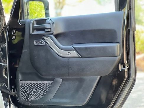Used 2017 Jeep Wrangler Sport AWD/4WD image 12