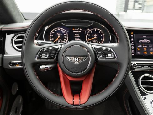 Used 2024 Bentley Continental GT image 13