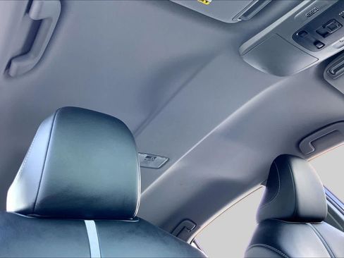 Used 2022 Toyota Camry SE FWD image 14