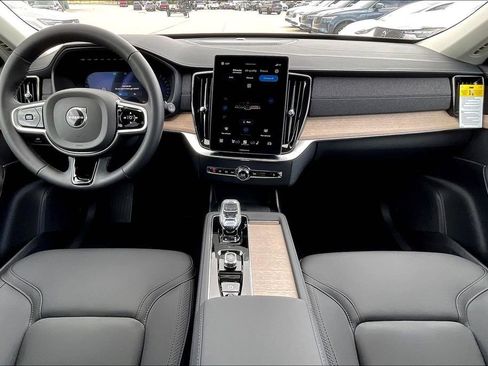 New 2026 Volvo XC90 B5 Plus w/ Protection Package Premier image 9