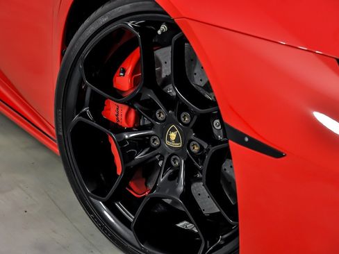 Used 2021 Lamborghini Huracan EVO RWD image 4