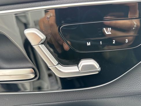 Used 2024 Mercedes-Benz GLC 300 4MATIC image 22