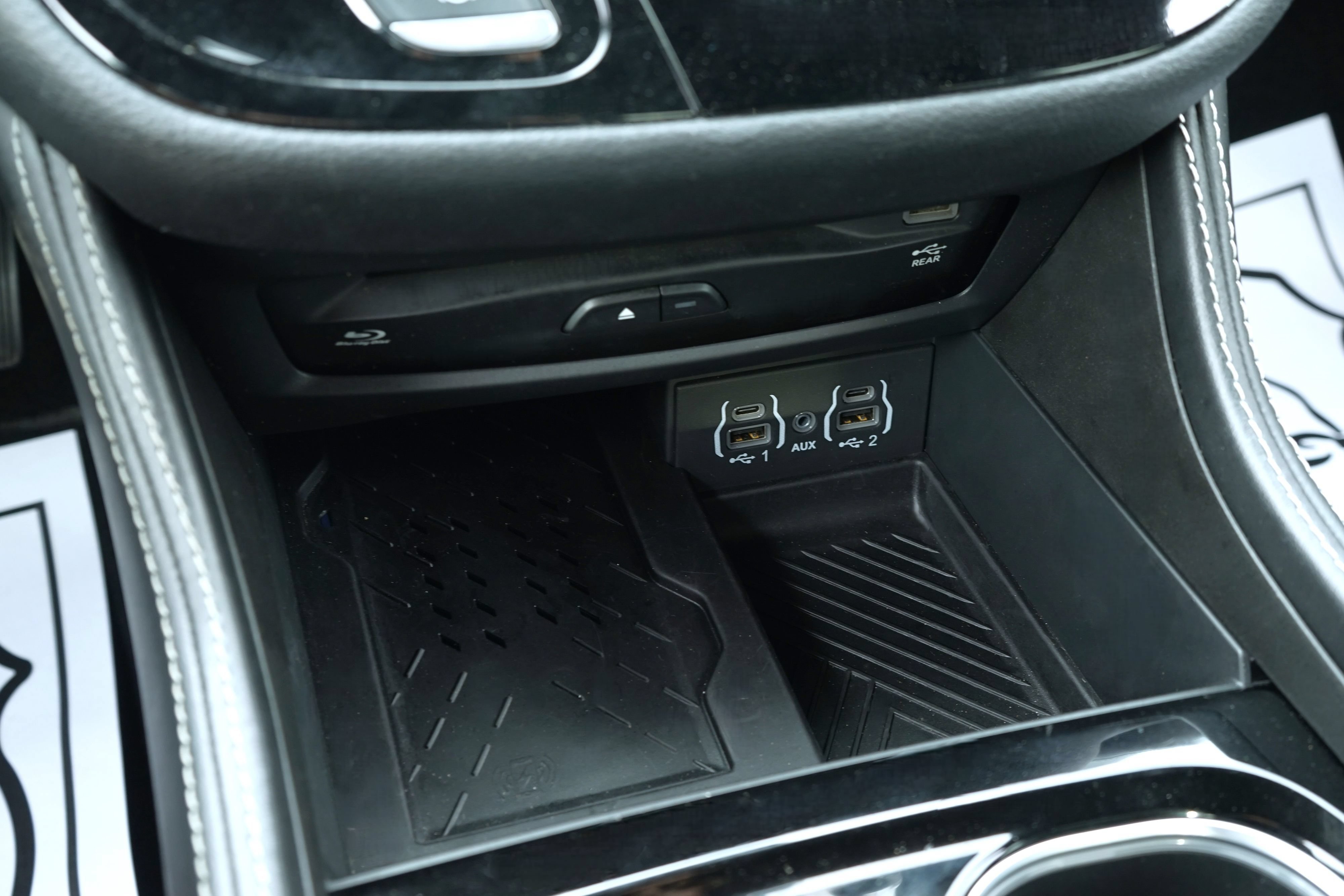 Used 2021 Chrysler Pacifica Touring-L w/ Uconnect Theater Family Group FWD image 24
