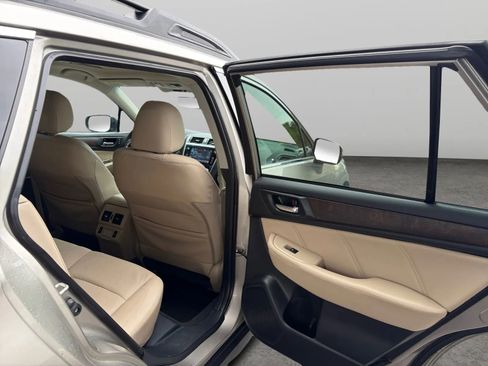 Used 2019 Subaru Outback 2.5i Limited AWD/4WD image 17