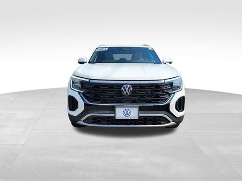 Certified 2024 Volkswagen Atlas Cross Sport SE w/ Panoramic Sunroof Package FWD image 2