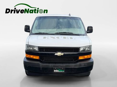 Used 2018 Chevrolet Express 2500 w/ Driver Convenience Package RWD image 2