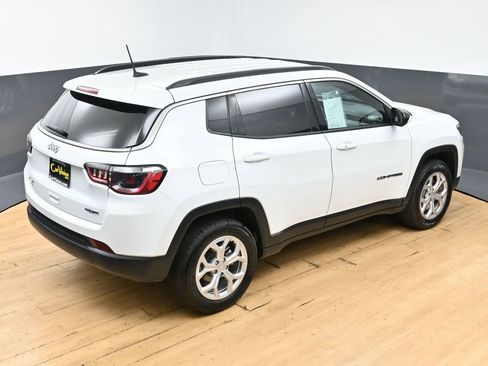 Used 2024 Jeep Compass Latitude AWD/4WD image 45