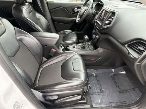 Used 2022 Jeep Cherokee Trailhawk image 21