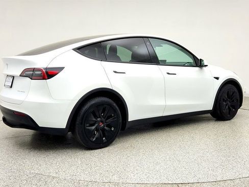 Used 2023 Tesla Model Y Long Range AWD/4WD image 5
