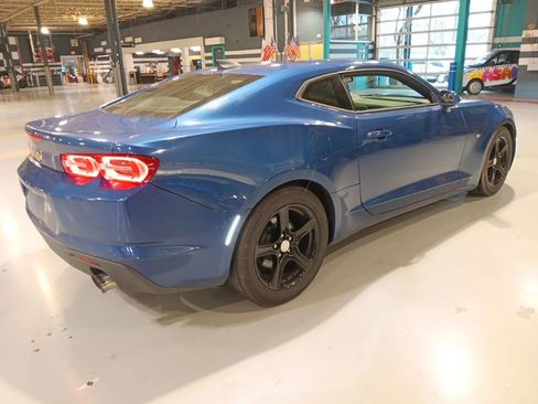 Used 2019 Chevrolet Camaro LT w/ Technology Package image 6