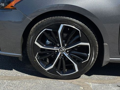 Used 2025 Nissan Altima 2.5 SR image 32