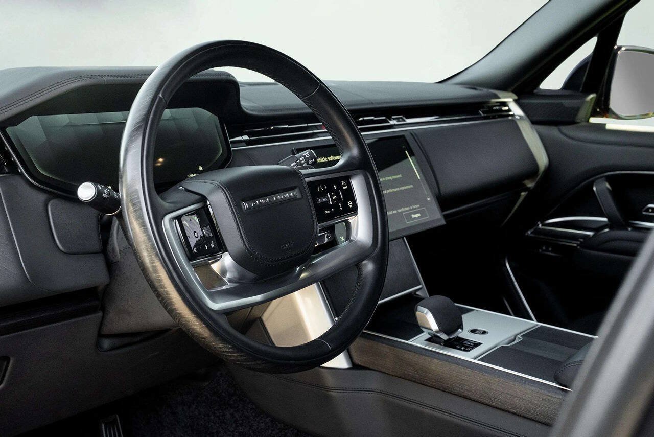 Used 2024 Land Rover Range Rover Long Wheelbase Autobiography AWD/4WD image 16
