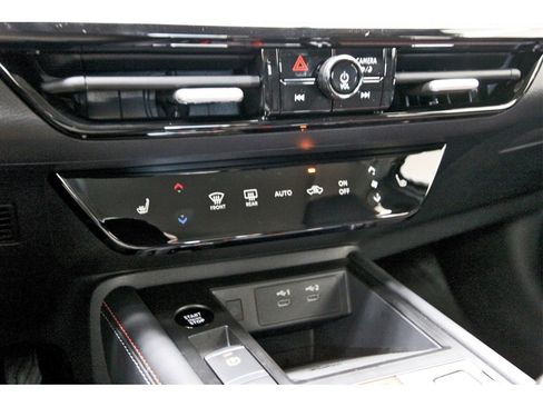 New 2026 Nissan Kicks SR image 27