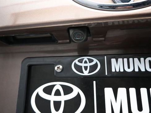 Used 2017 Toyota Highlander XLE image 41