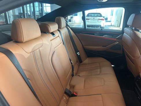 Used 2023 BMW M550i xDrive w/ Dynamic Handling Package image 35