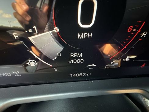 Certified 2025 GMC Acadia Elevation AWD/4WD image 12