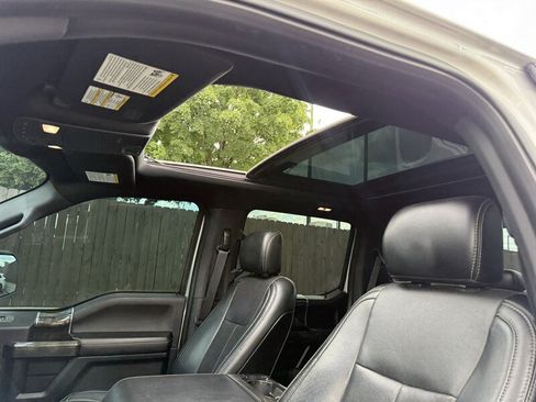 Used 2018 Ford F150 Lariat w/ Equipment Group 502A Luxury AWD/4WD image 11
