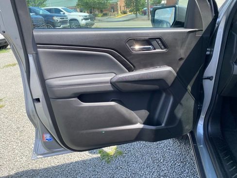 New 2025 Chevrolet Colorado LT w/ LT Convenience Package image 9