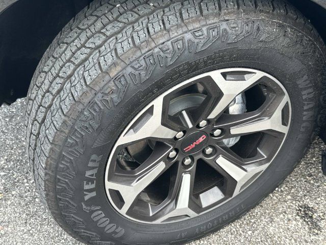 Used 2025 GMC Yukon AT4 Ultimate AWD/4WD image 15