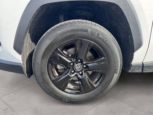 Used 2022 Toyota RAV4 XLE w/ Convenience Package image 14