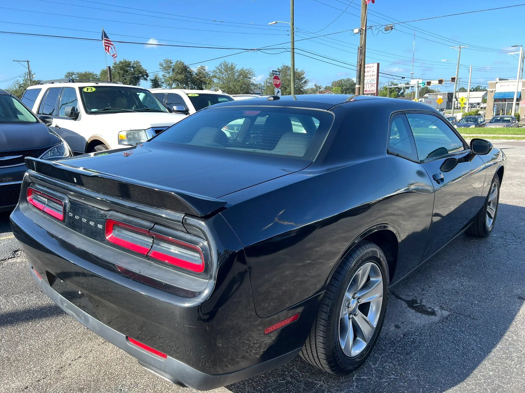 Used 2020 Dodge Challenger SXT RWD image 5