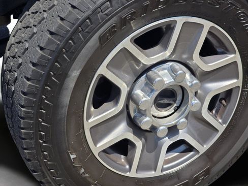 Used 2025 Ford F250 Lariat AWD/4WD image 28