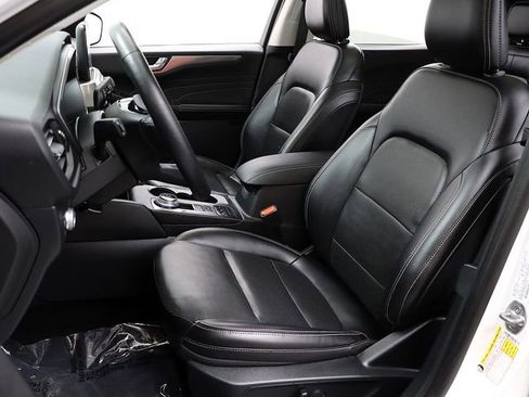 Certified 2021 Ford Escape Titanium image 9