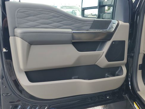 New 2026 Ford F450 Platinum w/ Platinum Plus Package image 15